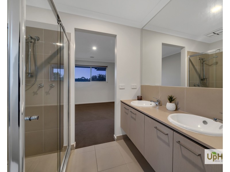 23 Elmtree Crescent, Clyde North VIC 3978