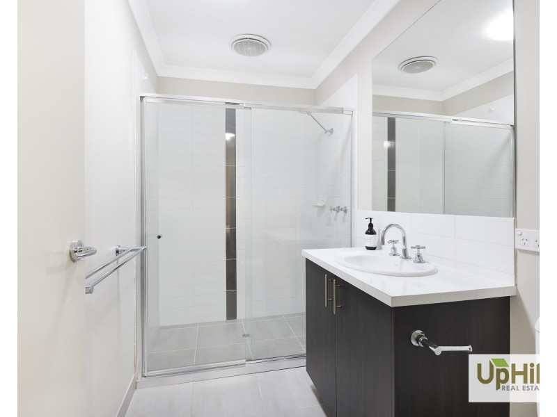 4/180 Henry Road, Pakenham VIC 3810