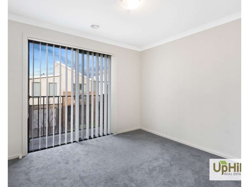 4/180 Henry Road, Pakenham VIC 3810