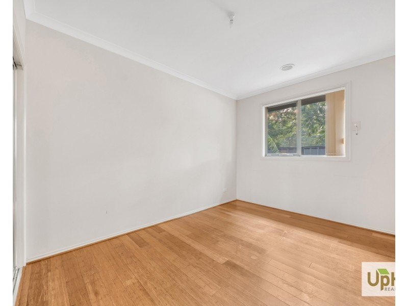 6 Falabela Road, Clyde North VIC 3978