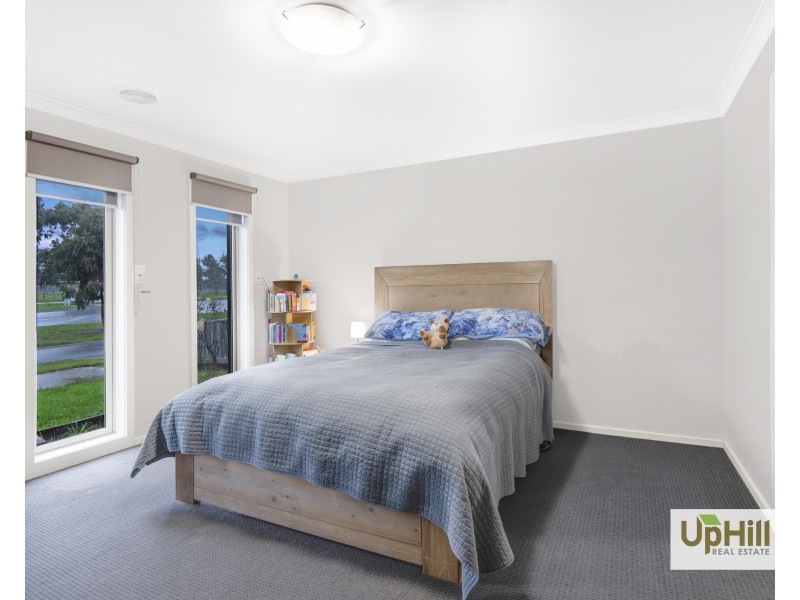 126 Linsell Boulevard, Cranbourne East VIC 3977