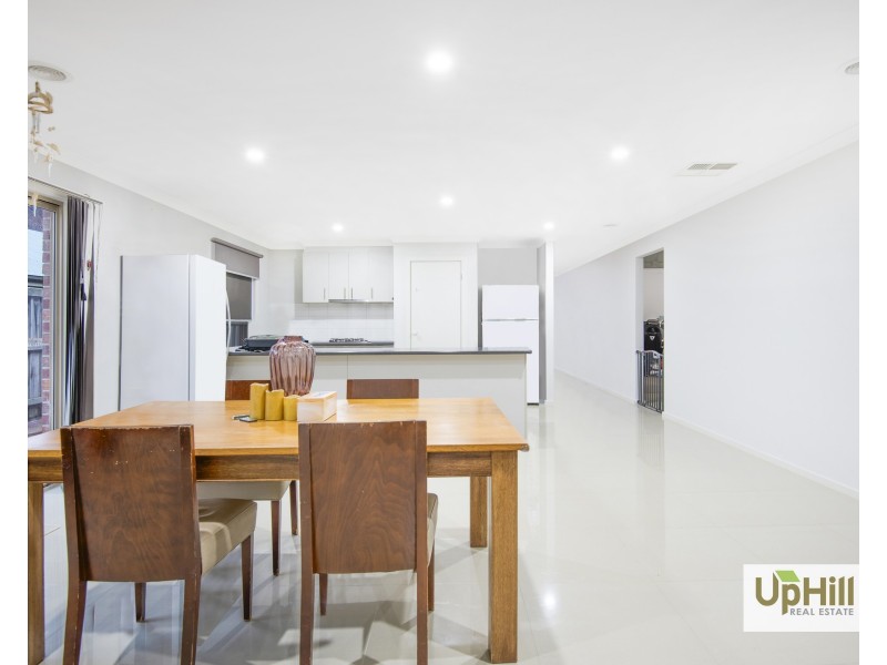 126 Linsell Boulevard, Cranbourne East VIC 3977