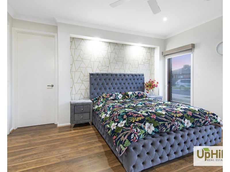 56 Glenrose Boulevard, Clyde North VIC 3978