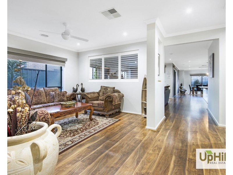 56 Glenrose Boulevard, Clyde North VIC 3978