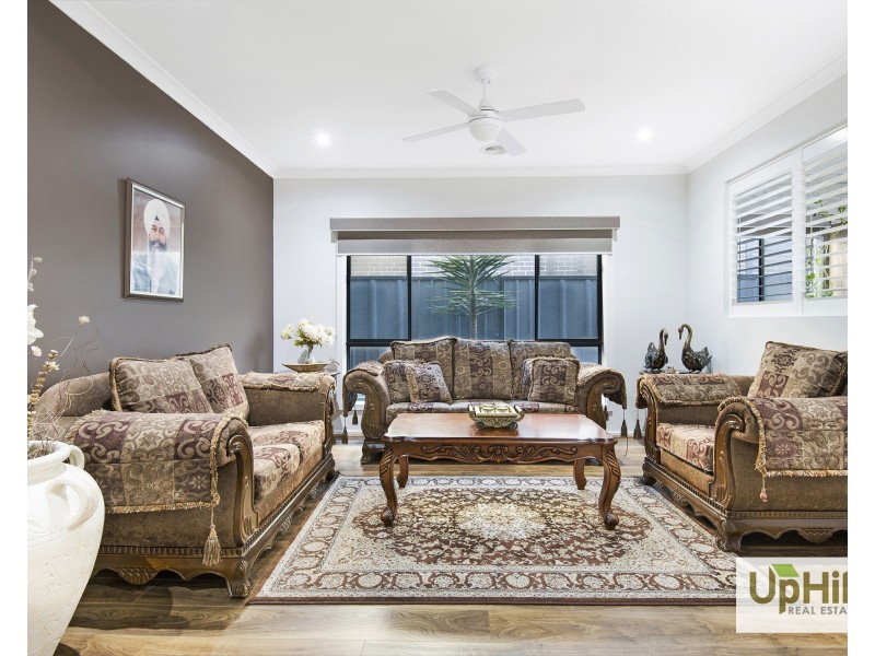 56 Glenrose Boulevard, Clyde North VIC 3978