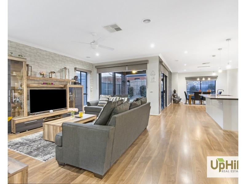 56 Glenrose Boulevard, Clyde North VIC 3978