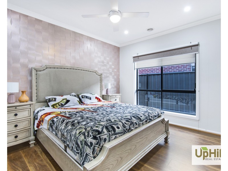 56 Glenrose Boulevard, Clyde North VIC 3978