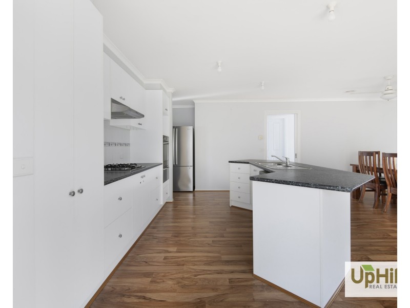 28 Webster Way, Pakenham VIC 3810