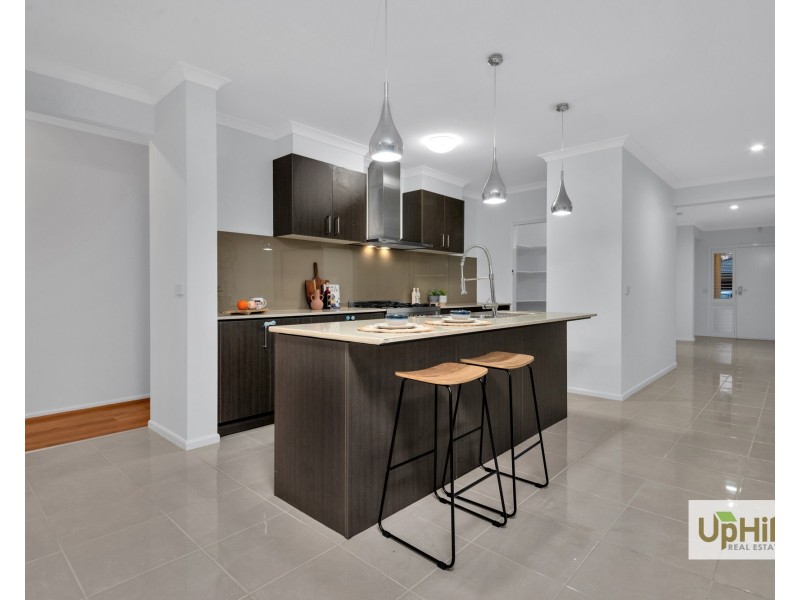 16 Tattle Grove, Cranbourne East VIC 3977