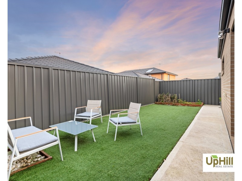 53 Galveston Road, Clyde VIC 3978