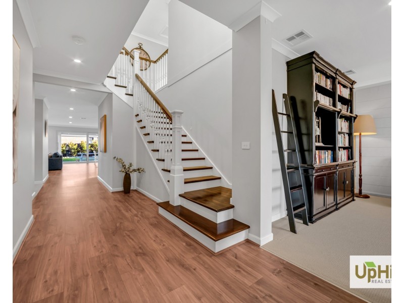 4 Salamanca Drive, Clyde North VIC 3978