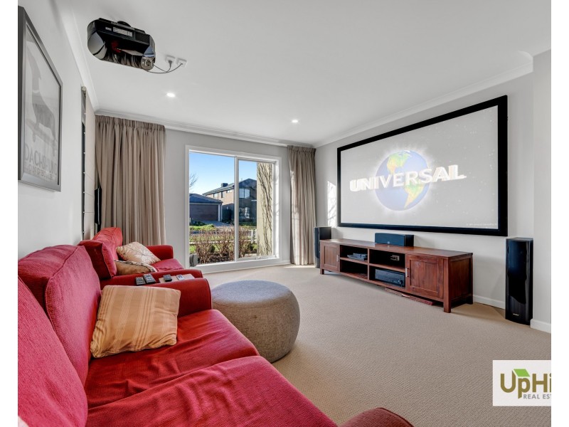 4 Salamanca Drive, Clyde North VIC 3978