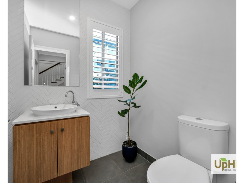 4 Salamanca Drive, Clyde North VIC 3978