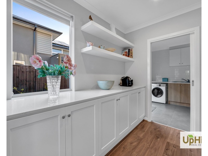 4 Salamanca Drive, Clyde North VIC 3978