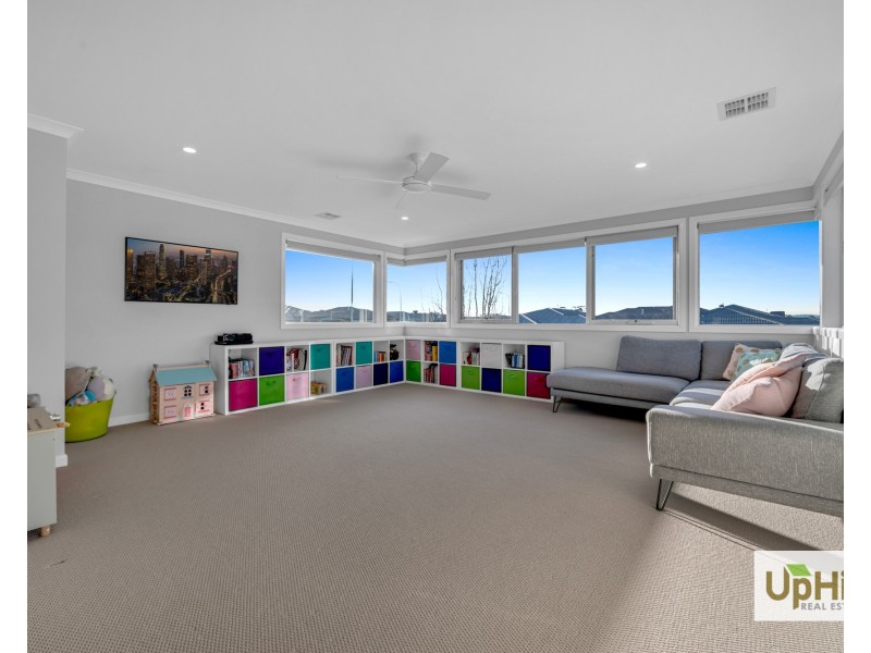 4 Salamanca Drive, Clyde North VIC 3978