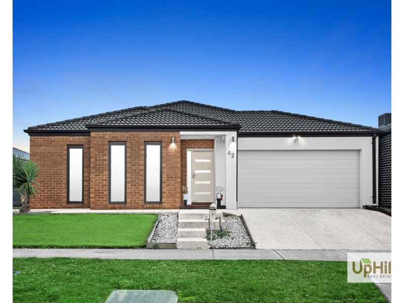 42 Genevieve Circuit, Cranbourne East VIC 3977