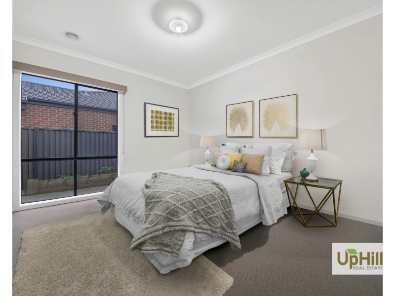 42 Genevieve Circuit, Cranbourne East VIC 3977