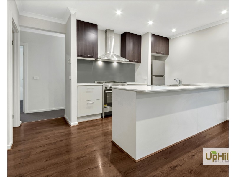 42 Genevieve Circuit, Cranbourne East VIC 3977