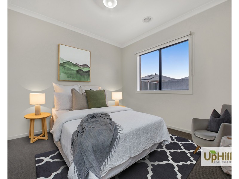 42 Genevieve Circuit, Cranbourne East VIC 3977