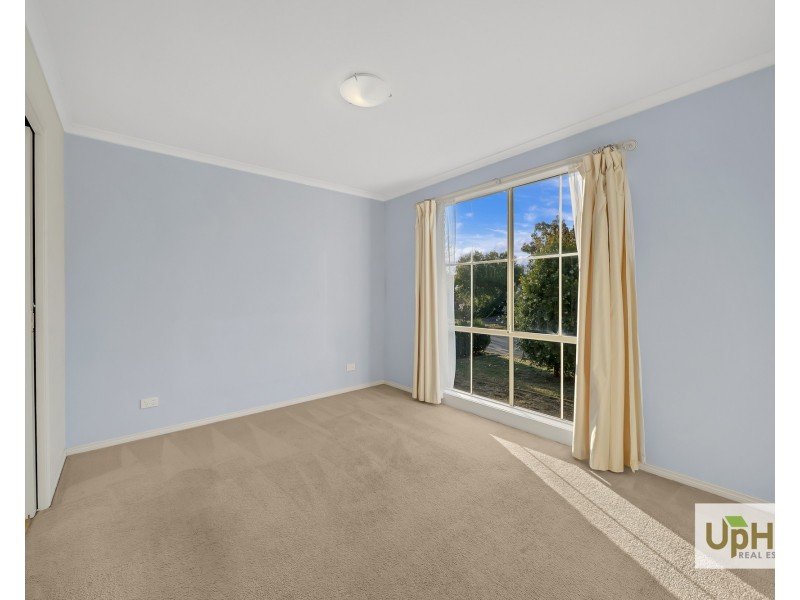 9 Tauna Place, Cranbourne West VIC 3977