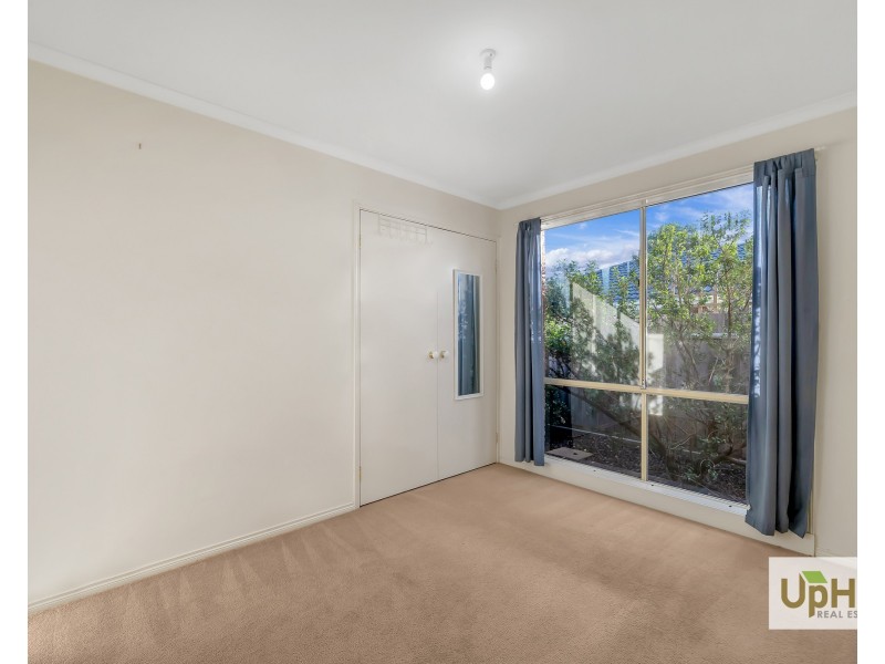 9 Tauna Place, Cranbourne West VIC 3977