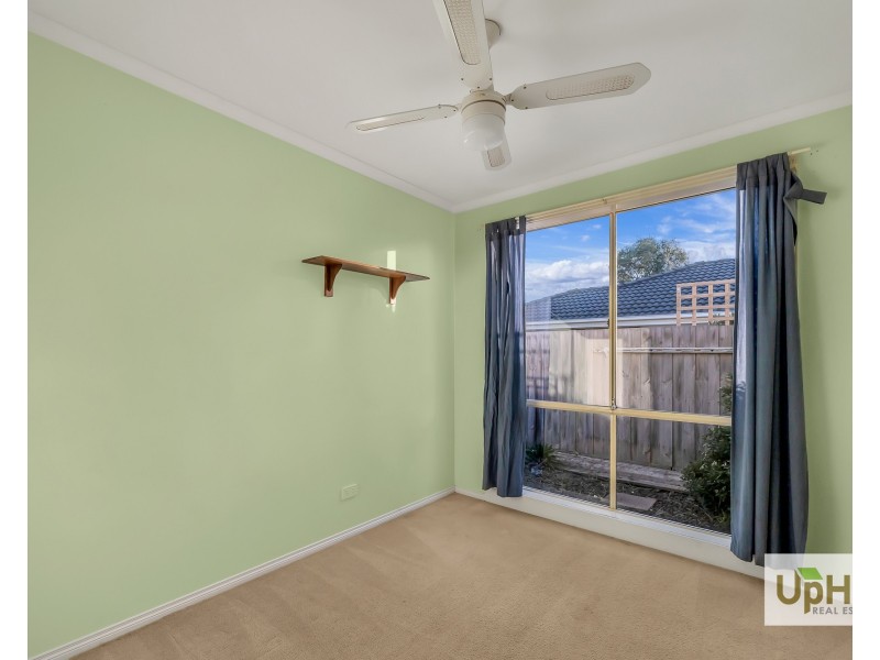 9 Tauna Place, Cranbourne West VIC 3977