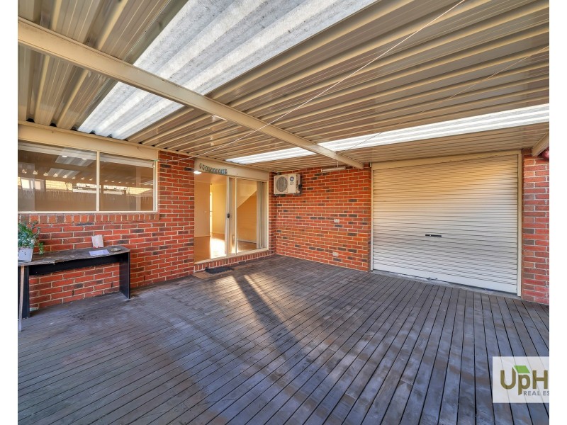 9 Tauna Place, Cranbourne West VIC 3977