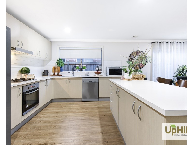 21 Glenelg Street, Clyde North VIC 3978