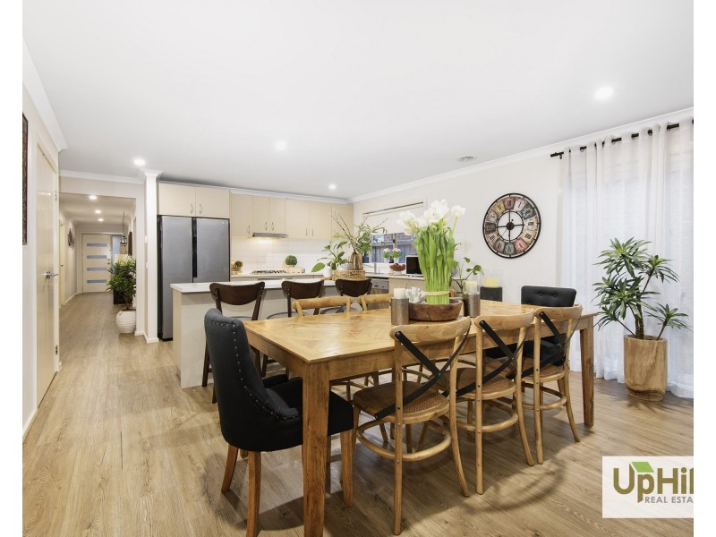 21 Glenelg Street, Clyde North VIC 3978