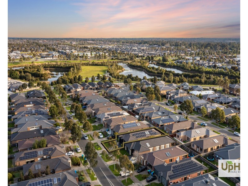 21 Glenelg Street, Clyde North VIC 3978