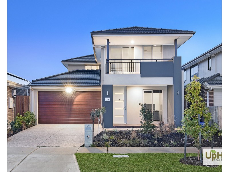 41 Meyer Crescent, Clyde North VIC 3978