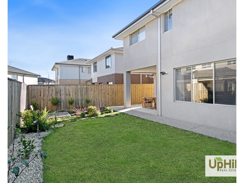 41 Meyer Crescent, Clyde North VIC 3978