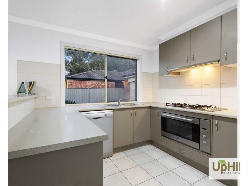 26 Maddock drive, Cranbourne East VIC 3977