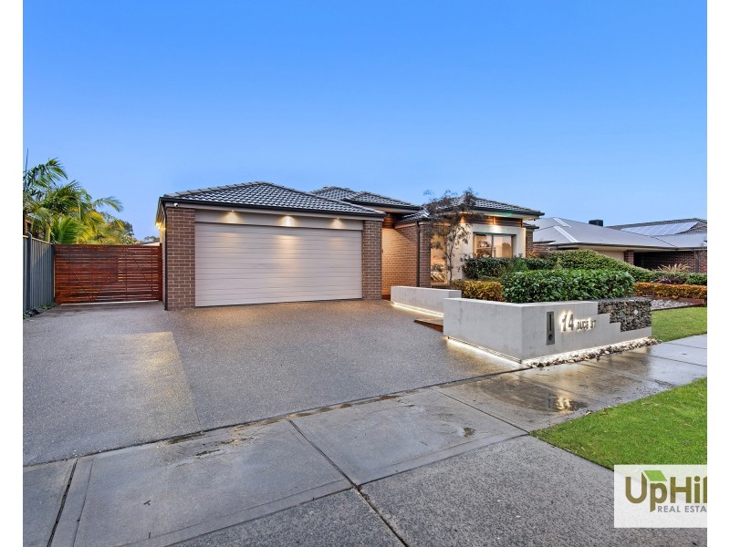 14 Duce Street, Cranbourne East VIC 3977