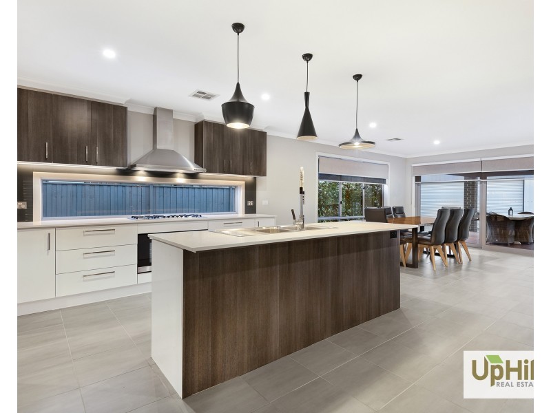 14 Duce Street, Cranbourne East VIC 3977