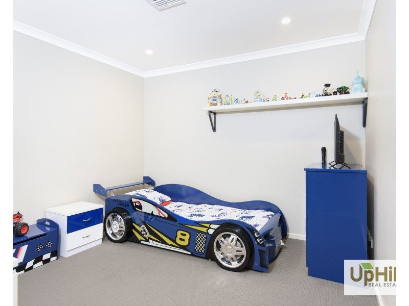 14 Duce Street, Cranbourne East VIC 3977