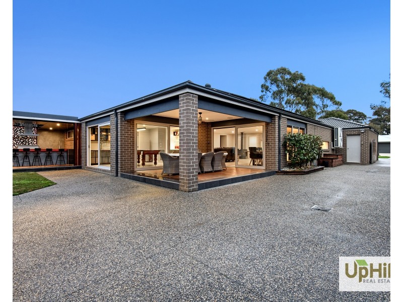 14 Duce Street, Cranbourne East VIC 3977