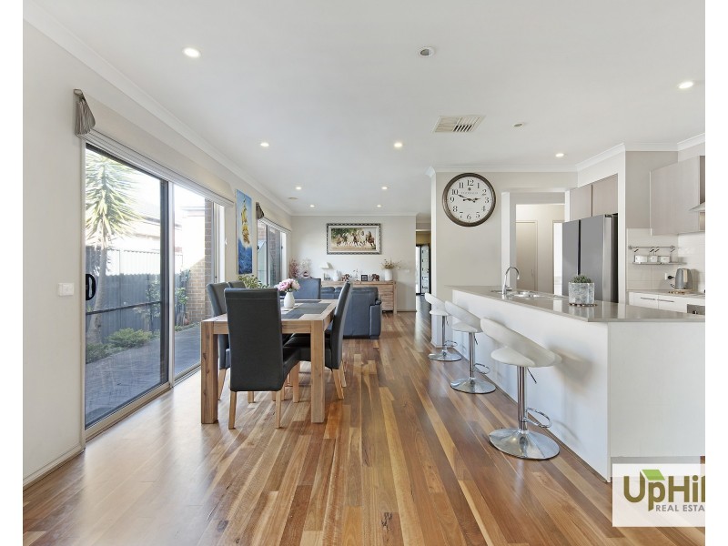 20 Sabel Drive, Cranbourne North VIC 3977