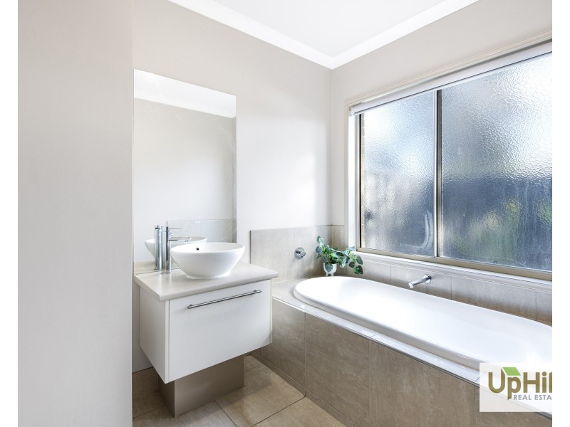 20 Sabel Drive, Cranbourne North VIC 3977