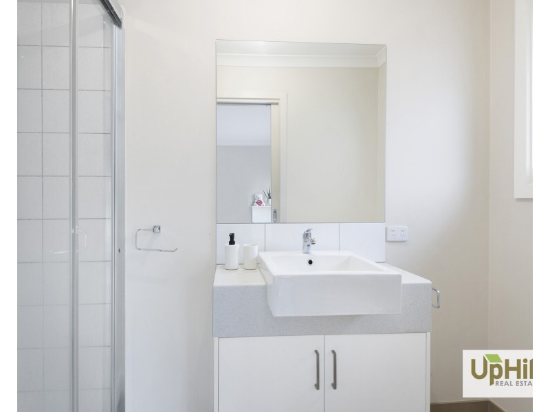 2/19 Elizabeth Street, Cranbourne North VIC 3977