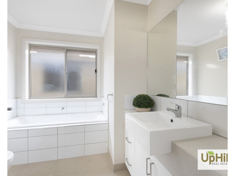 2/19 Elizabeth Street, Cranbourne North VIC 3977