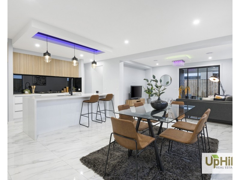 3 Ovens Place, Clyde North VIC 3978