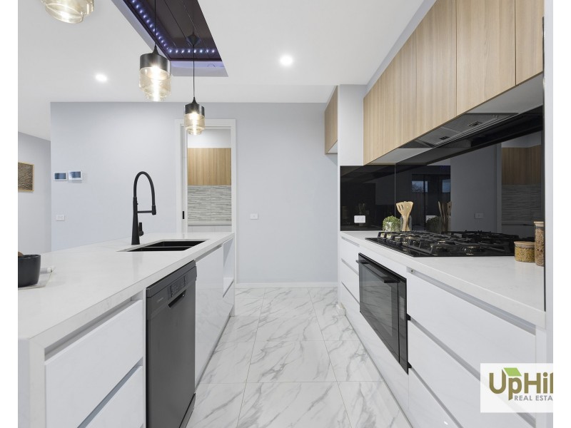 3 Ovens Place, Clyde North VIC 3978