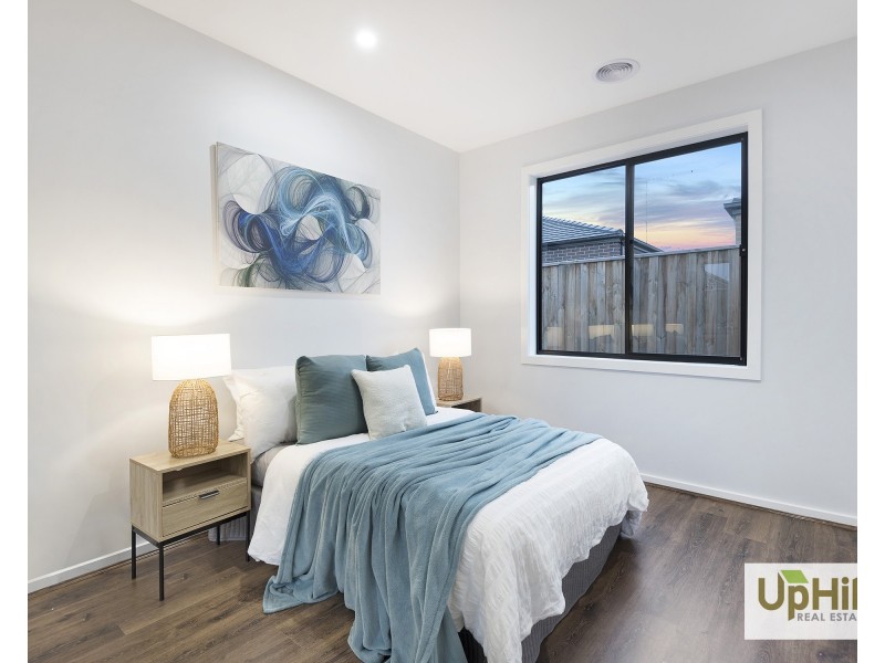 3 Ovens Place, Clyde North VIC 3978