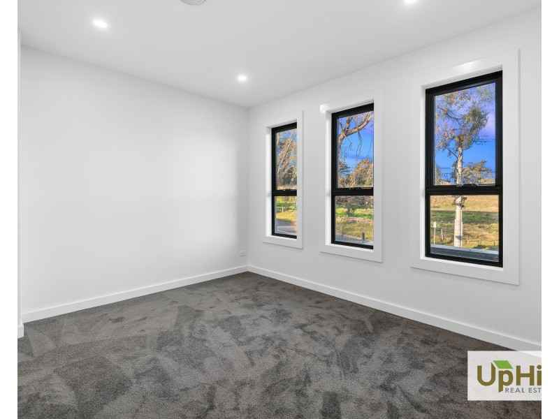 1/35 Manuka Road, Berwick VIC 3806