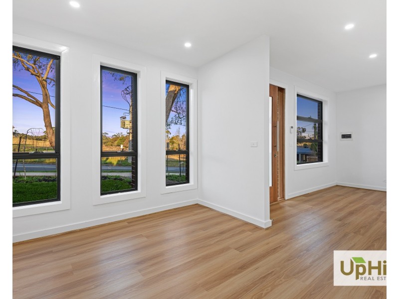 2/35 Manuka Road, Berwick VIC 3806
