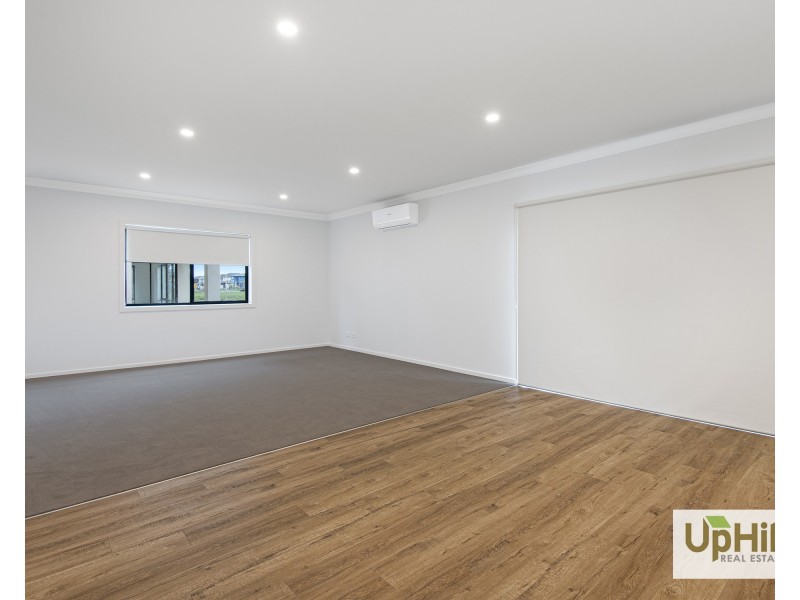 16 Wellingford Road, Clyde North VIC 3978