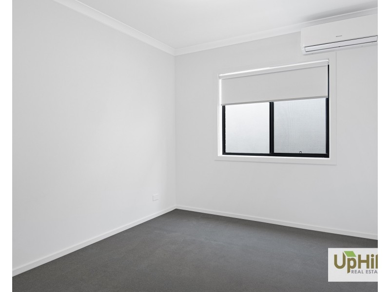 16 Wellingford Road, Clyde North VIC 3978