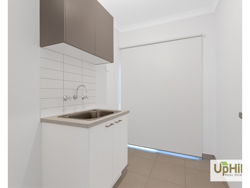 16 Wellingford Road, Clyde North VIC 3978