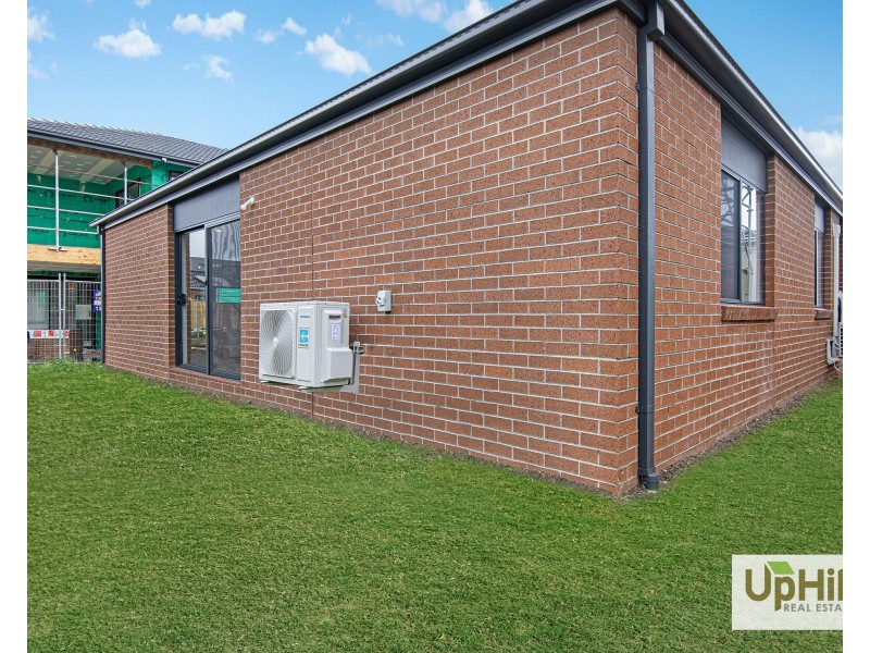 16 Wellingford Road, Clyde North VIC 3978